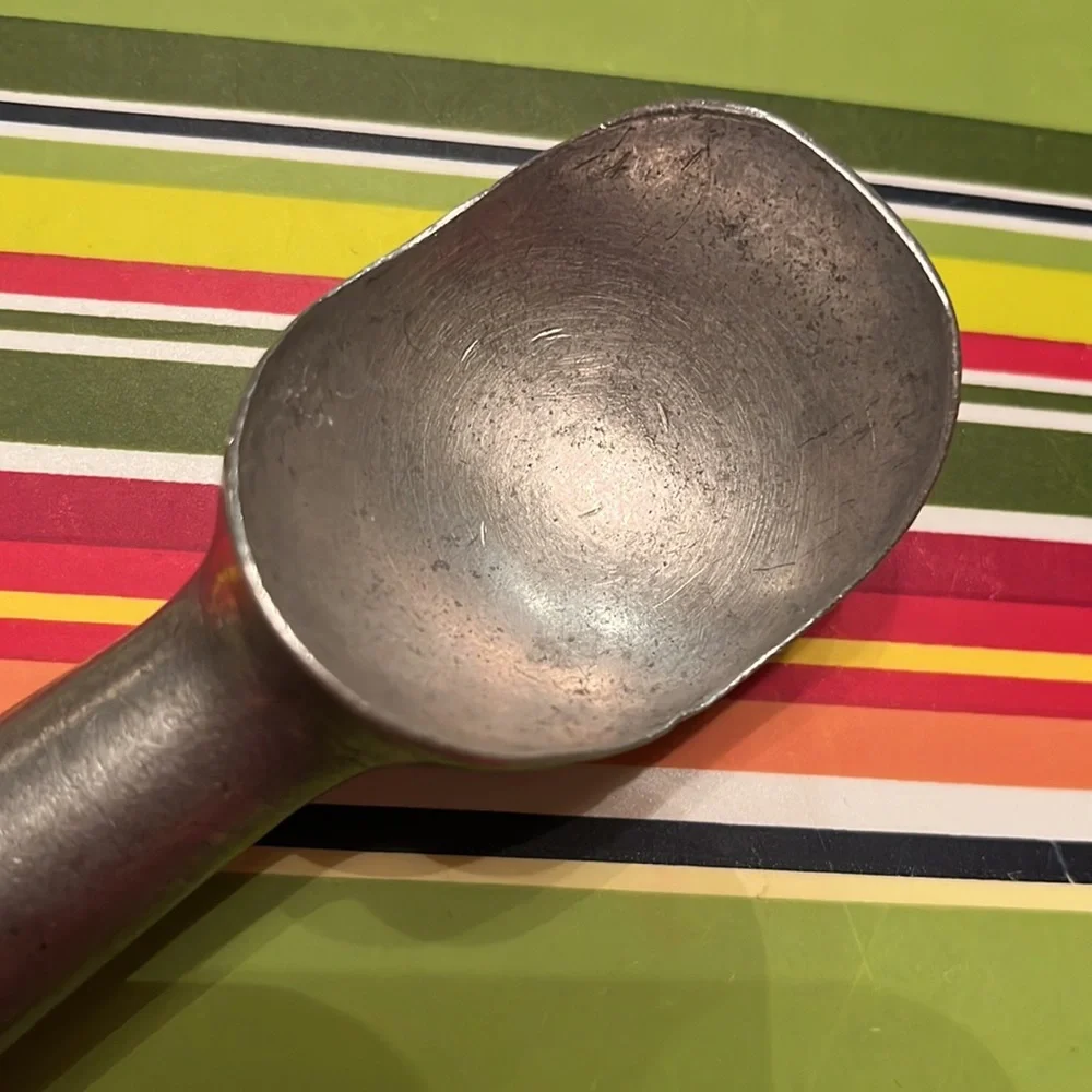 RARE Vintage Nuroll aluminum 7-1/8” ice cream scoop Toledo, Ohio patent 1937